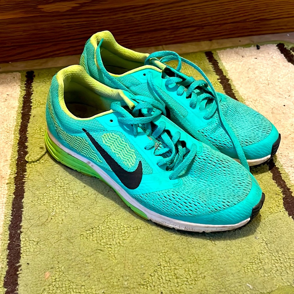 Women’s teal Nikes used